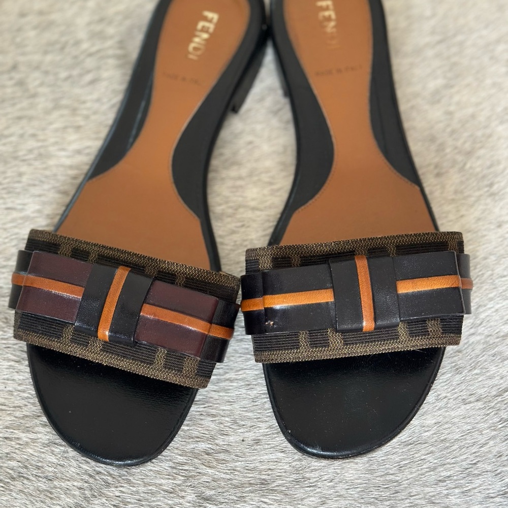 Fendi Black and Brown Minimalist Sandals